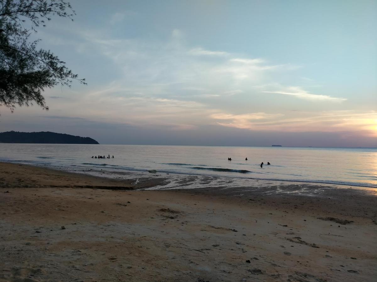 Family Beach Condo Pd At Cocobay Resort Condominium Port Dickson Exteriör bild
